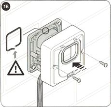 12. Uzlieciet fotoelementa vāku un nostipriniet to ar skrūvēm. Neaizmirstiet par blīvgumiju