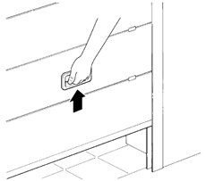 9. Pamēģiniet pakustināt vārtu vērtni, lai pārbaudītu, vai tā kustas viegli, vai ratiņi nekur neķeras un vai nav jāpieliek pārmērīgs spēks.